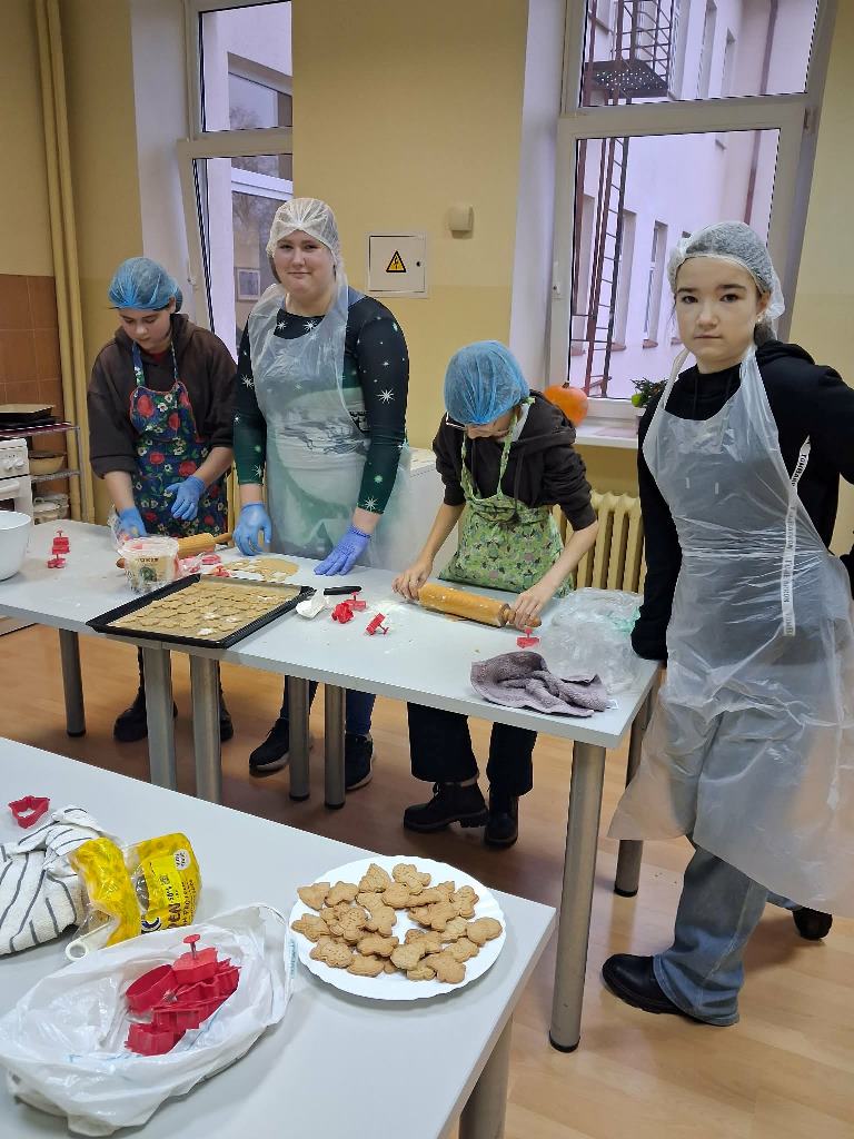 Click on image to close window