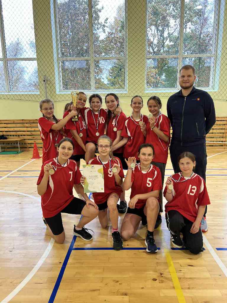 Click on image to close window